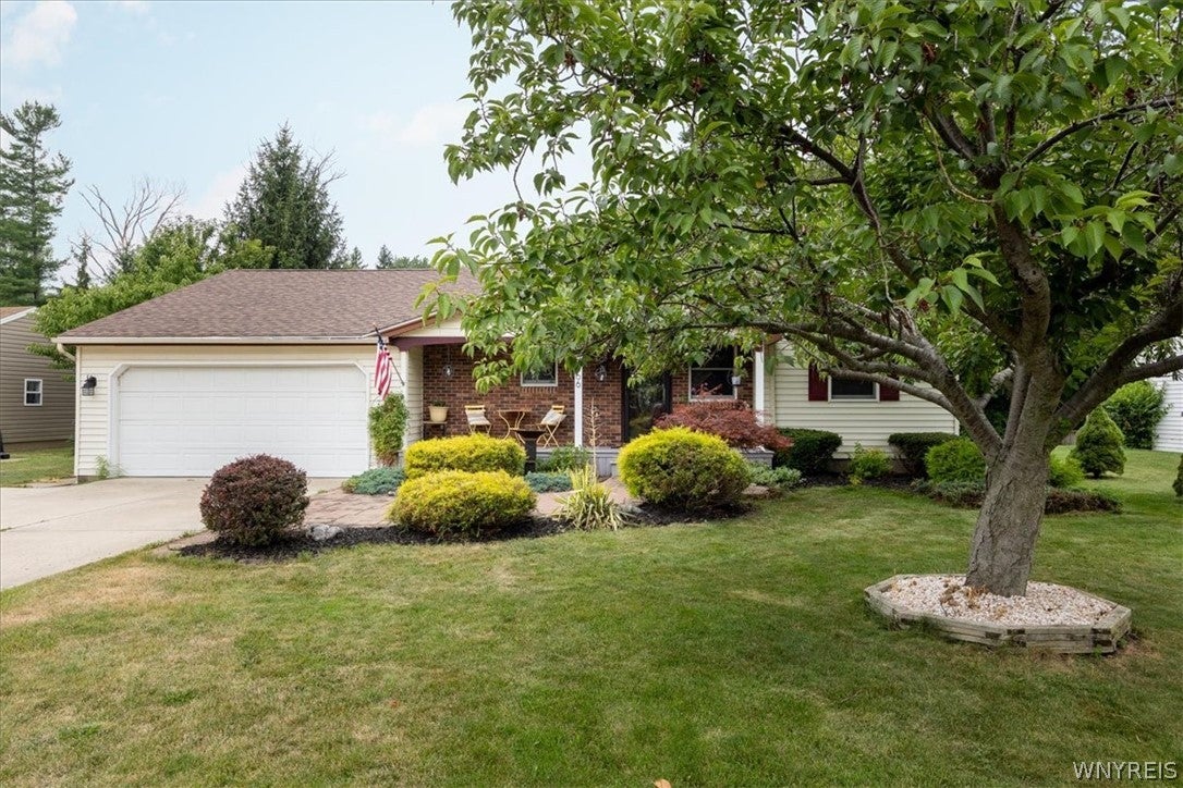 5866 Lakecrest Drive — photo