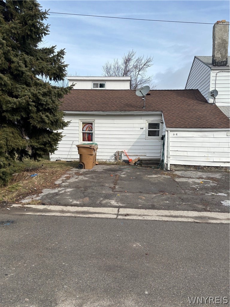 36 Glenwood Court E — photo