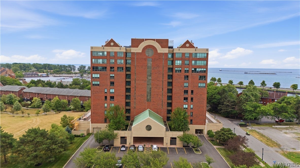 75 Ojibwa Circle 801 — photo