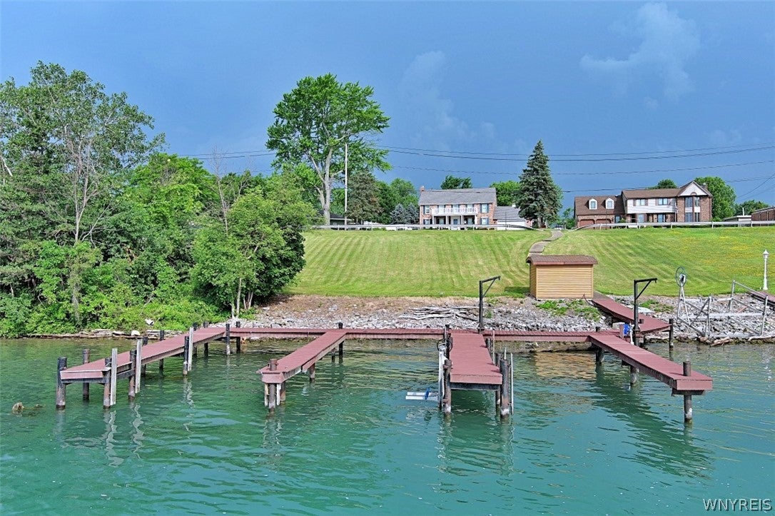 1370 E River Road — photo