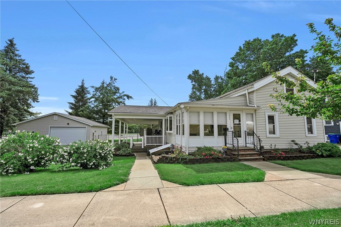 1207 S Main Street — photo