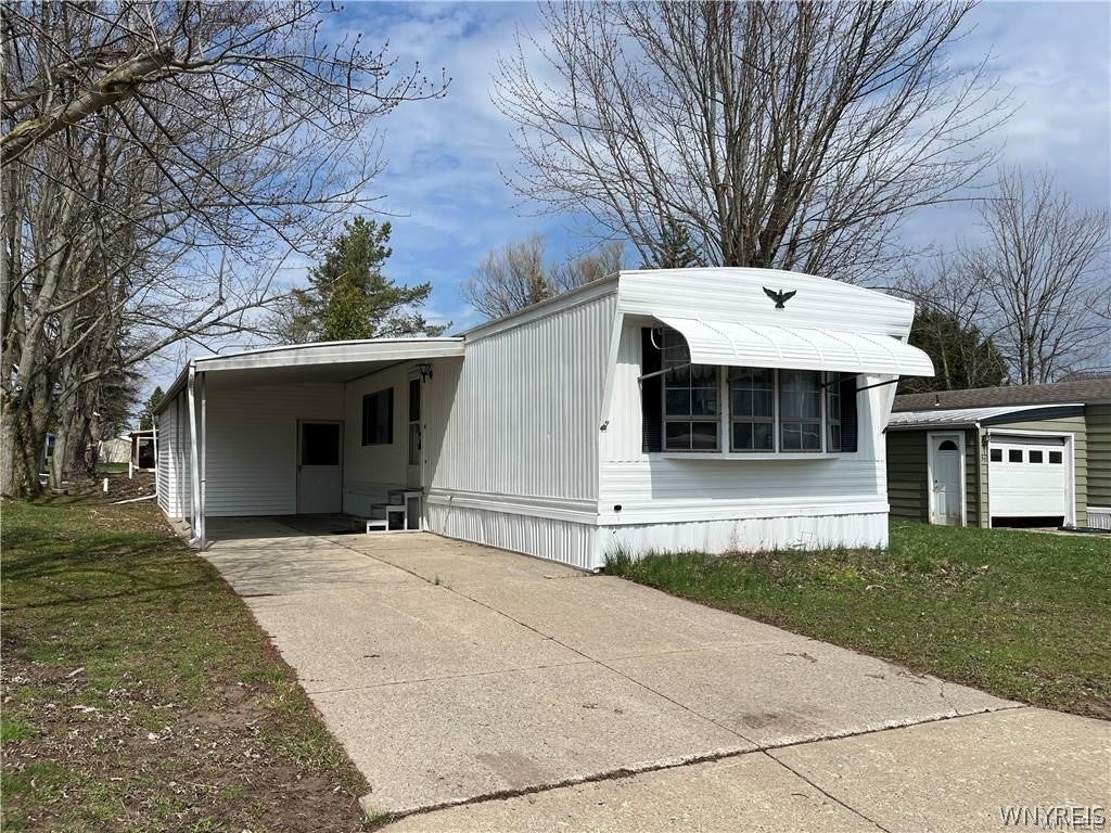 35 Holly Street — photo