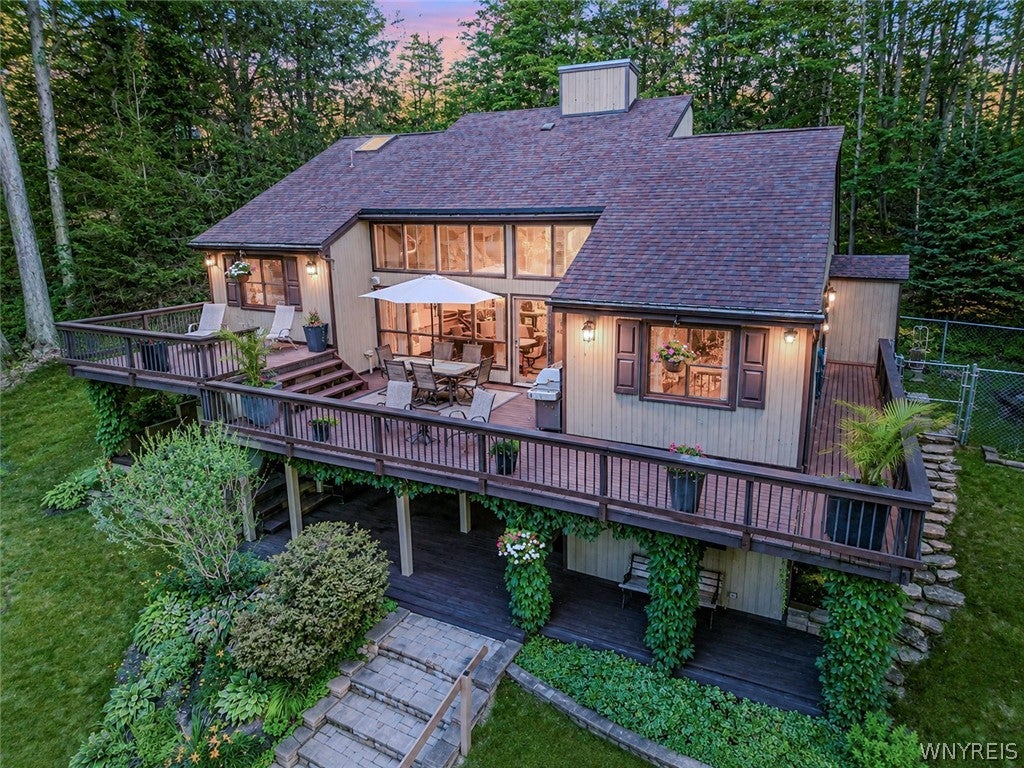 6814 Holiday Valley Rd — photo