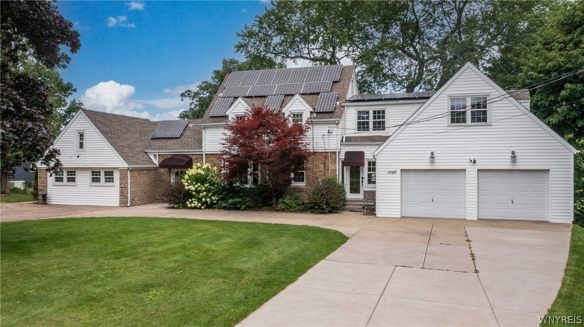 1085 Escarpment Drive — photo