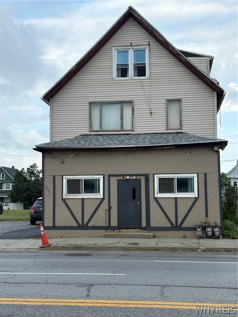 1598 Bailey Avenue — photo
