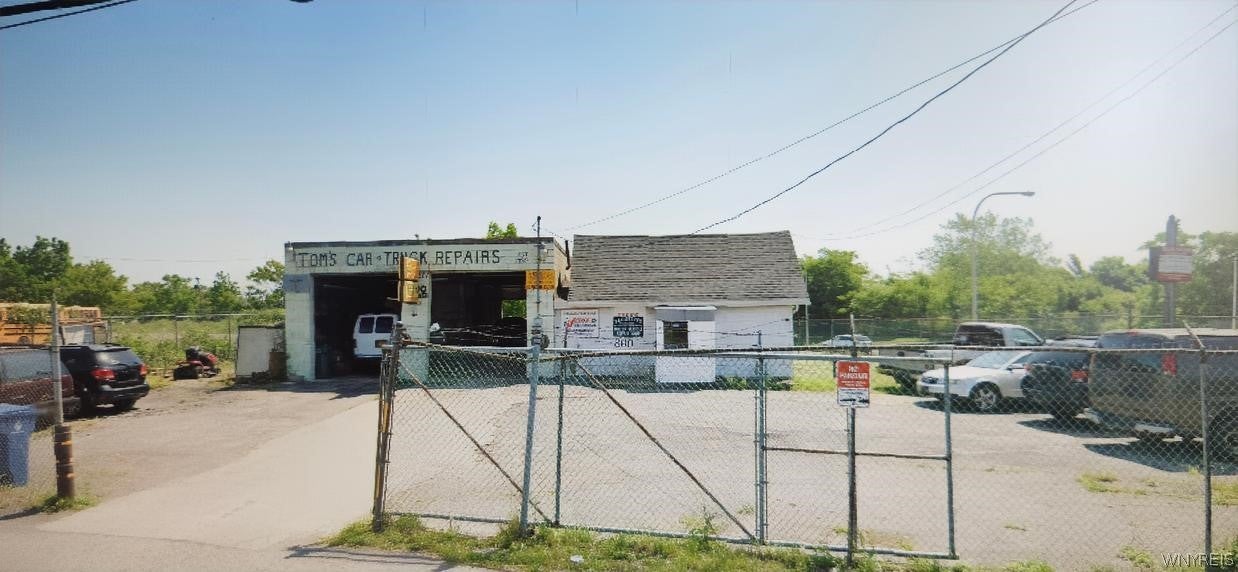 800 Kensington Avenue — photo