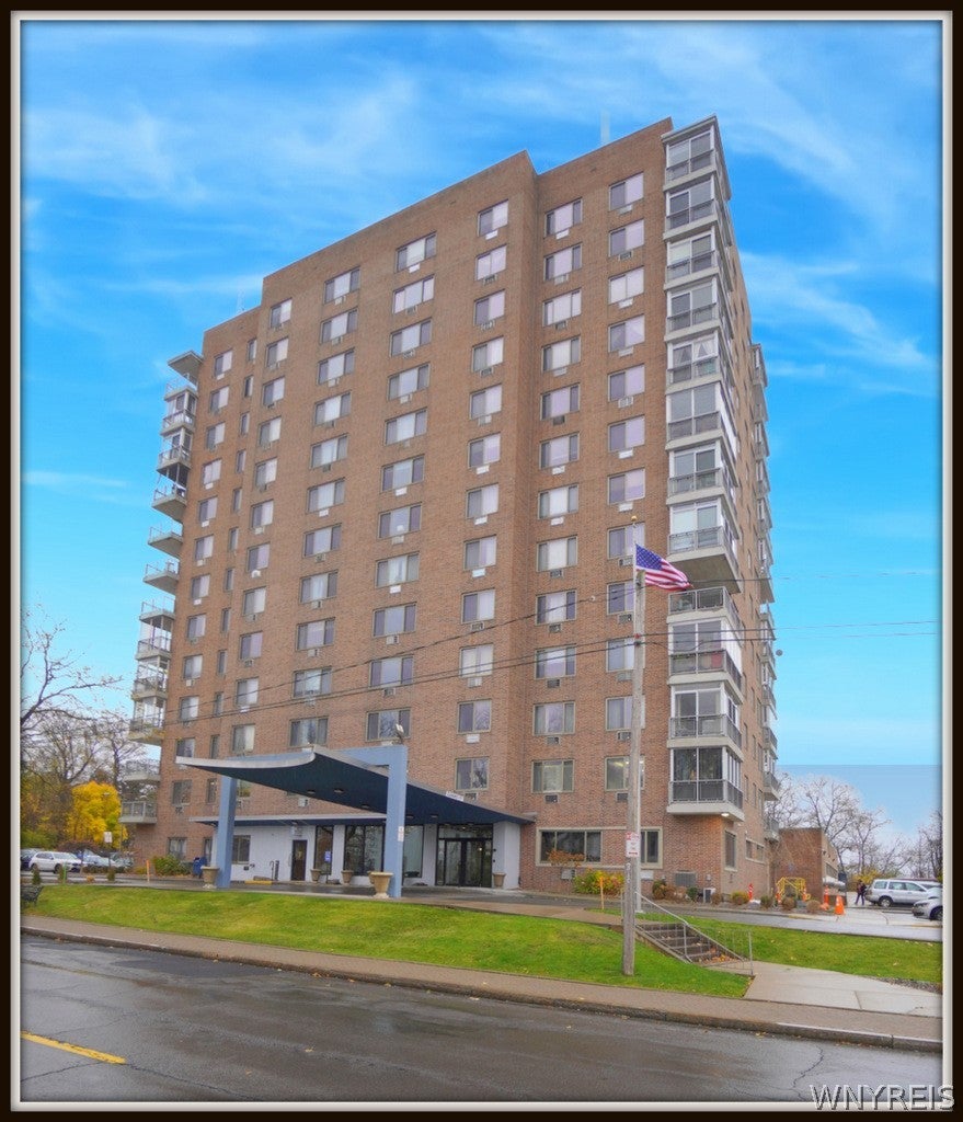 151 Buffalo Avenue 905 — photo