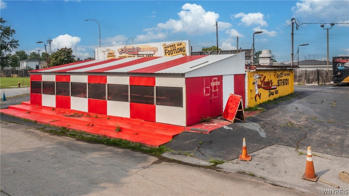 69 Grand Island Boulevard — photo