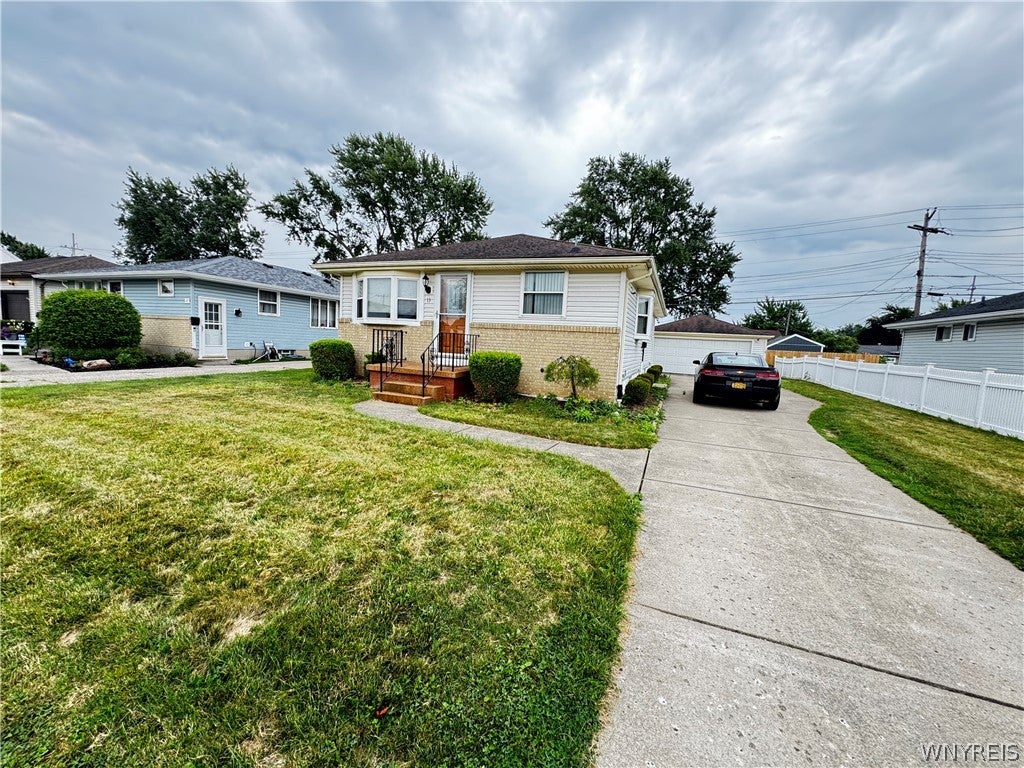 13 Satinwood Drive — photo