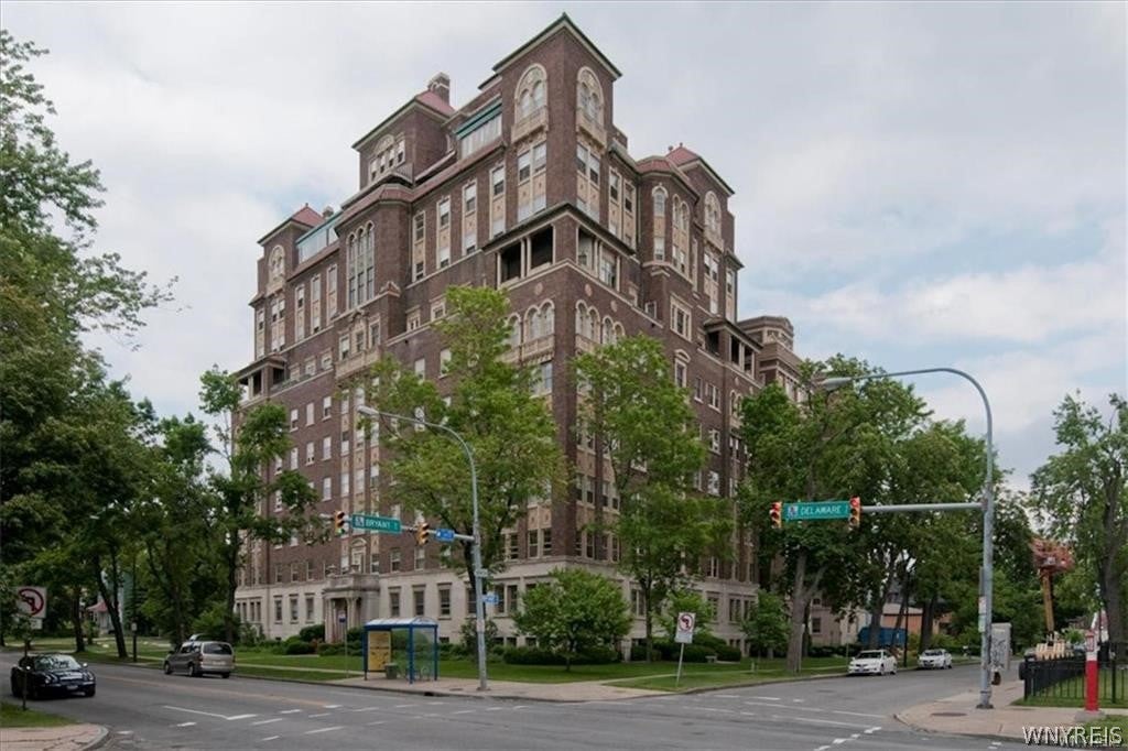 925 Delaware Avenue 1D — photo