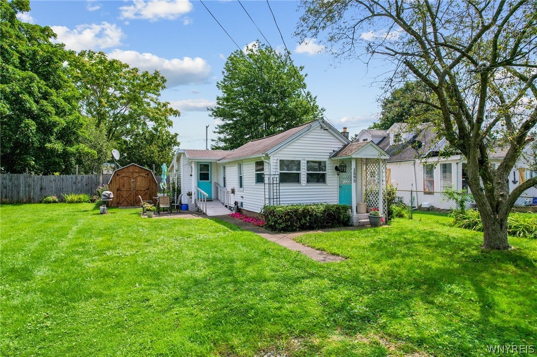 1595 Franklin Street — photo