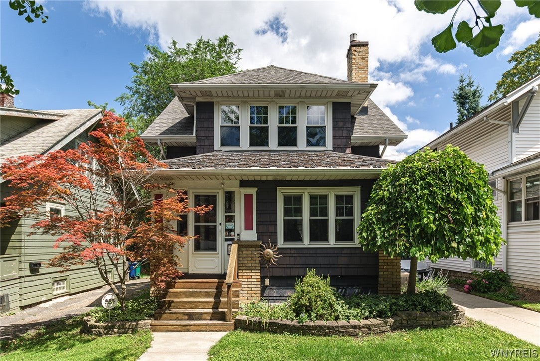 35 Montrose Avenue — photo