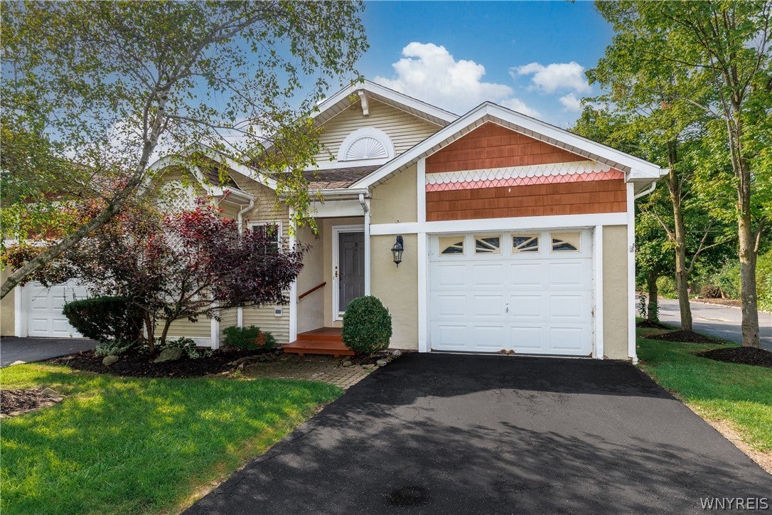 1679 Maple Road D — photo