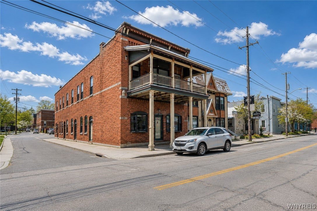 1-8 Arlington Arms — photo