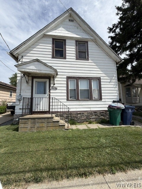 665 Ogden Street S — photo