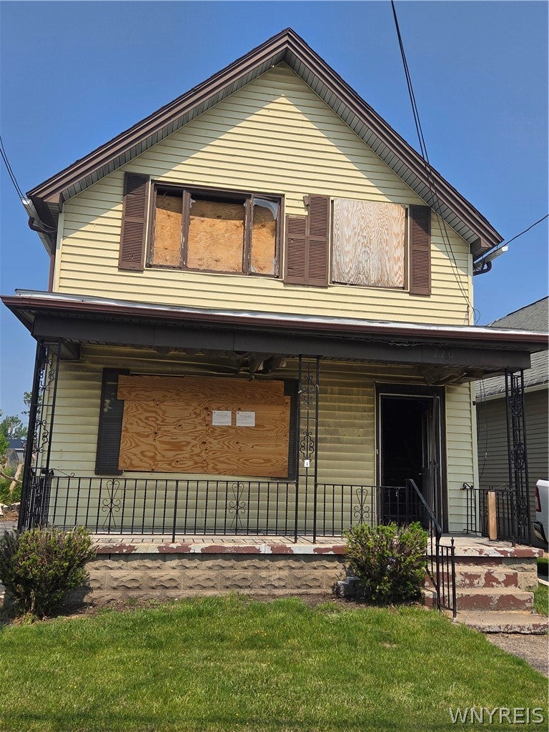 220 Lewis Street — photo