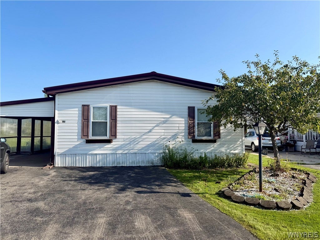 535 Applewood Drive — photo