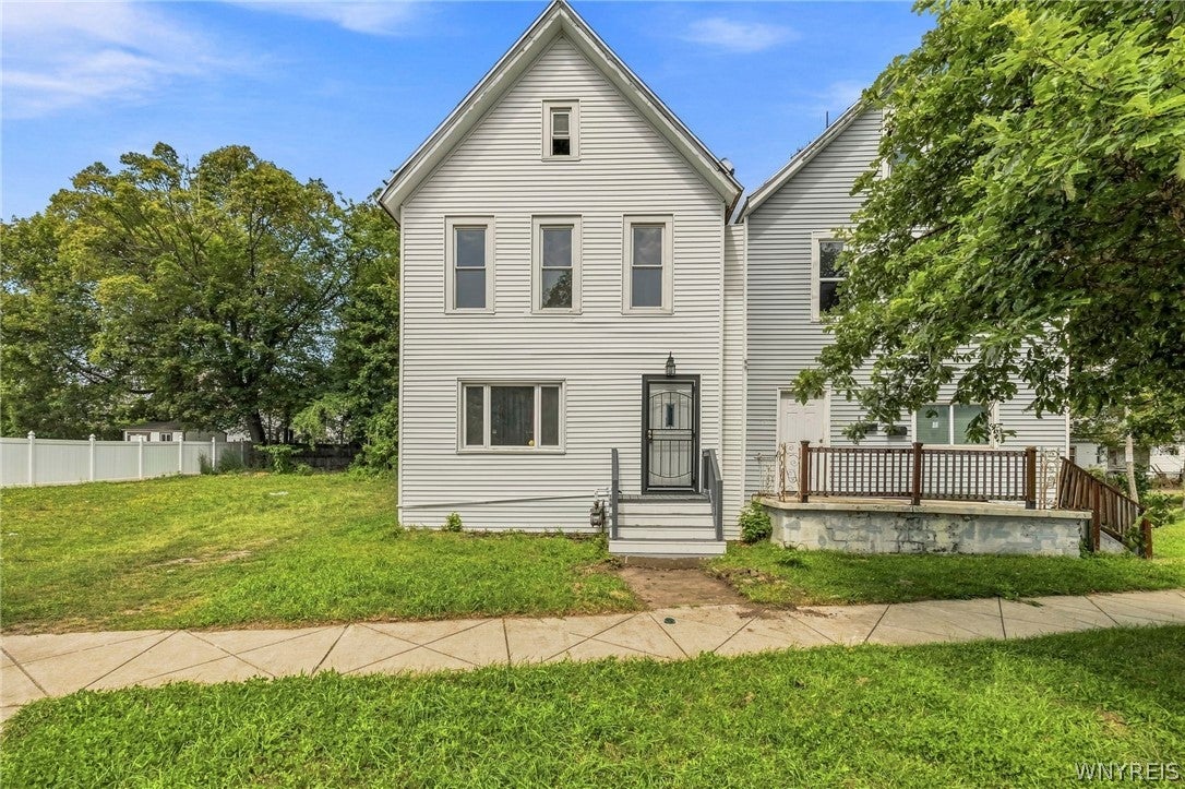 324 Carlton Street — photo