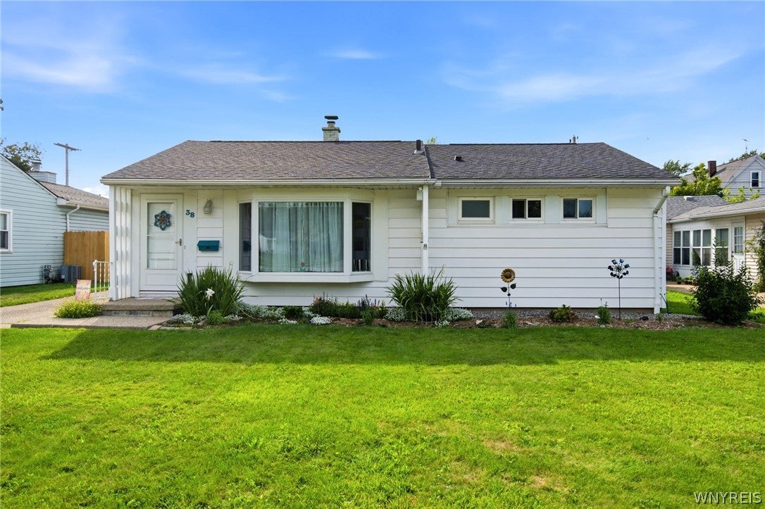 38 Meadow Lea Drive — photo
