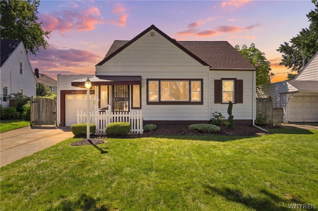 17 Campwood Court — photo