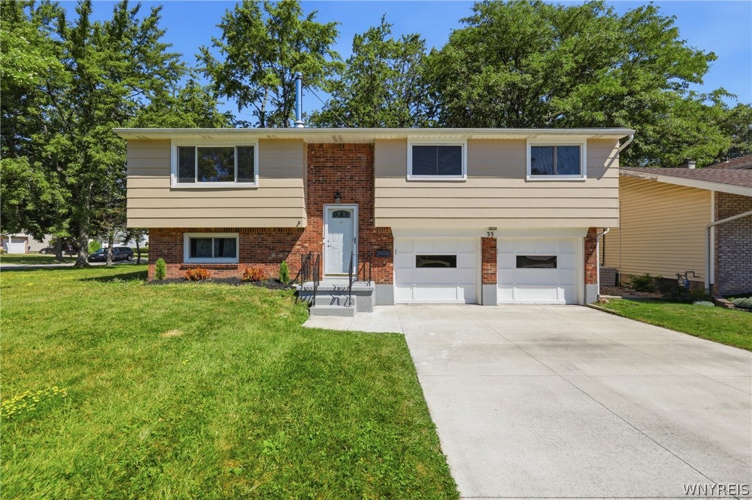35 Tomcyn Drive — photo