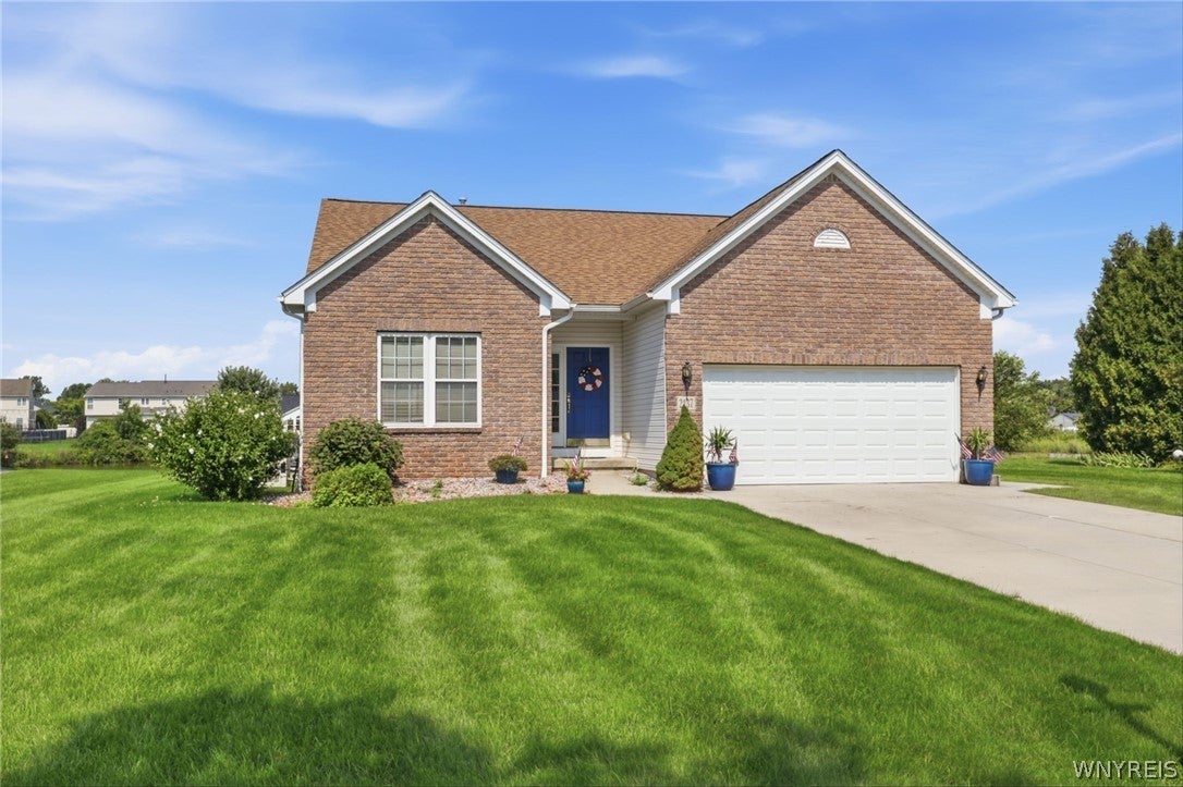 2437 King Fisher Lane — photo