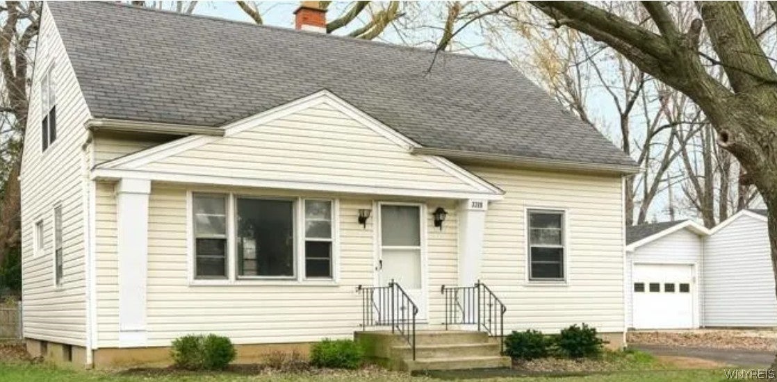 3319 Mckinley Parkway — photo