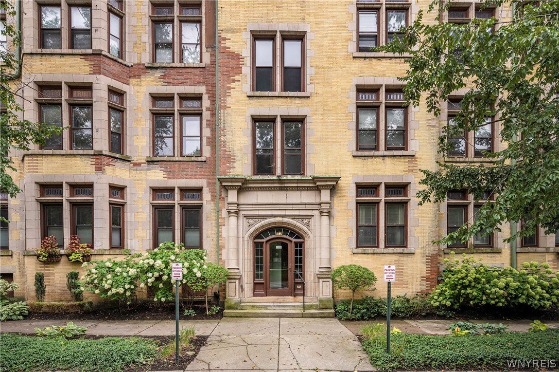 186 Chapin Parkway 1 — photo
