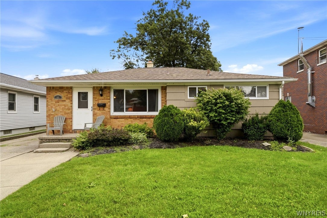 44 Hillcrest Drive — photo
