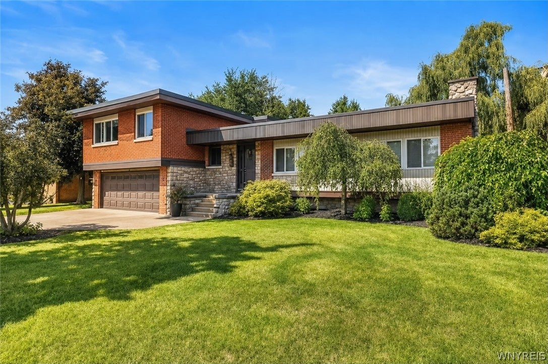 71 Brookedge Drive — photo