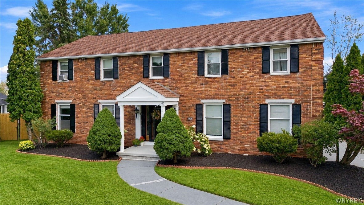 126 Carriage Circle — photo