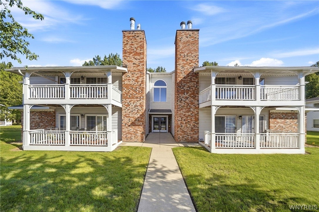 1085 Youngs Road G — photo