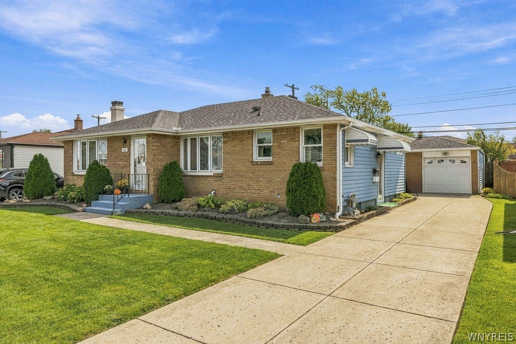 161 Nadine Drive — photo