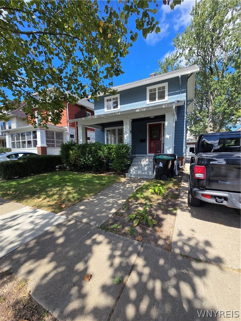 75 W Hazeltine Avenue — photo