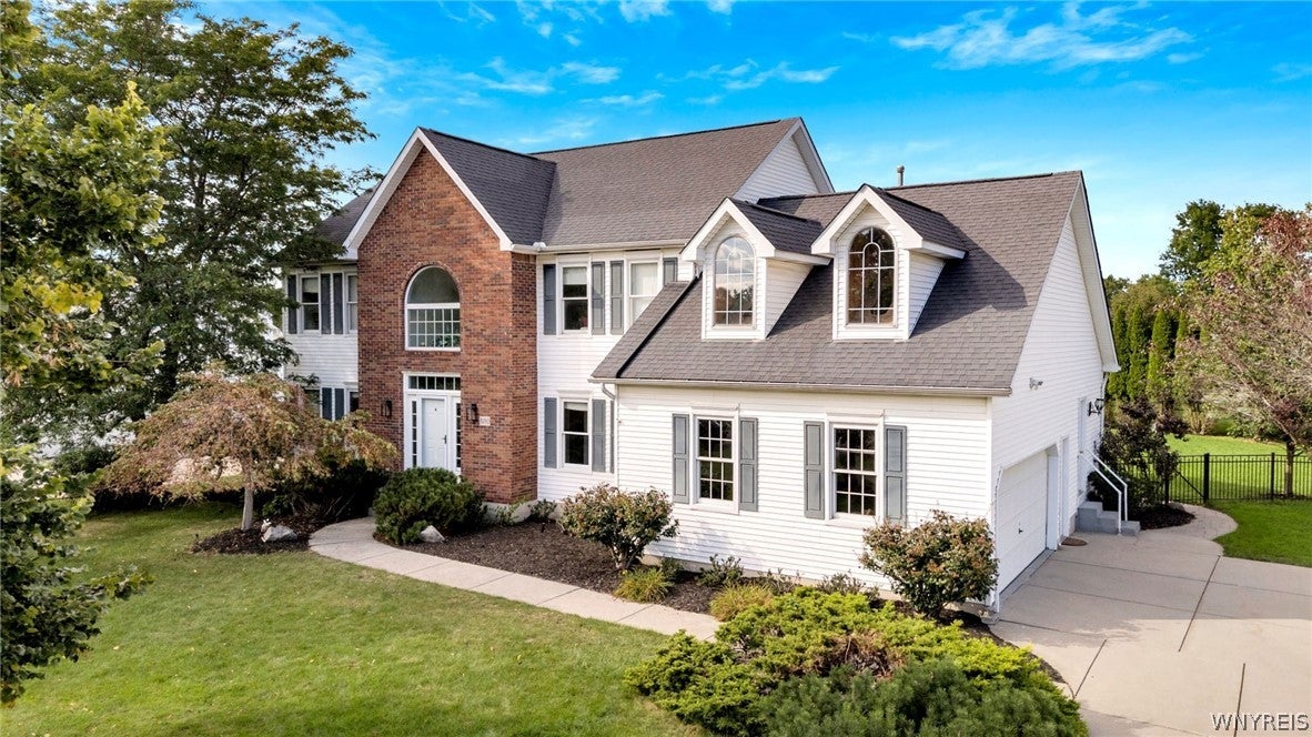 8180 Driftwood Court — photo