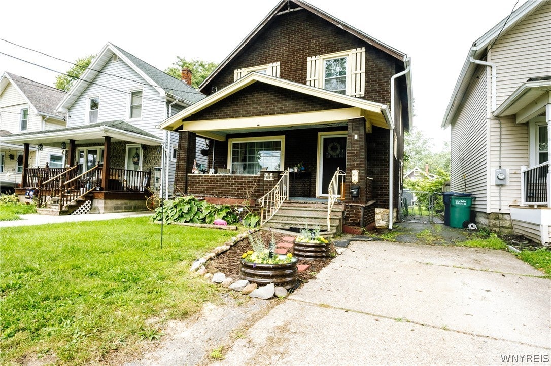 110 Amber Street — photo