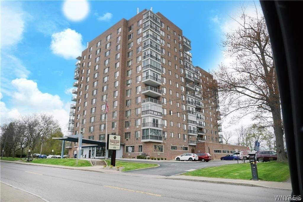 151 Buffalo Avenue 606 — photo