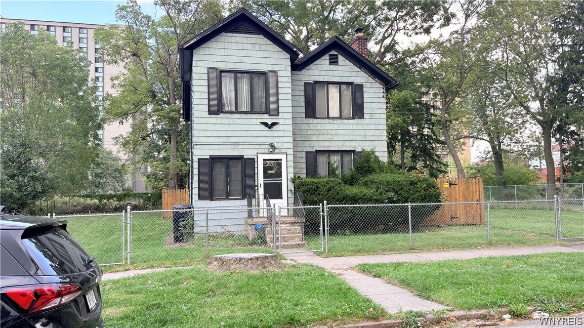 739 8th Street — photo