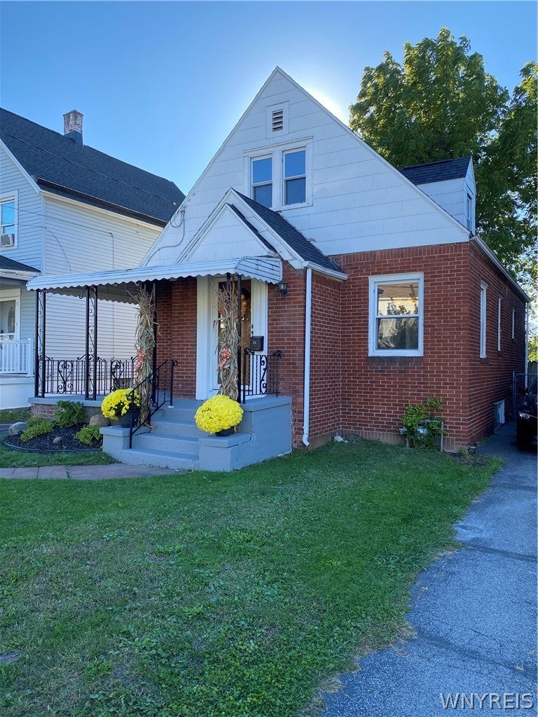 75 Rosary Avenue — photo