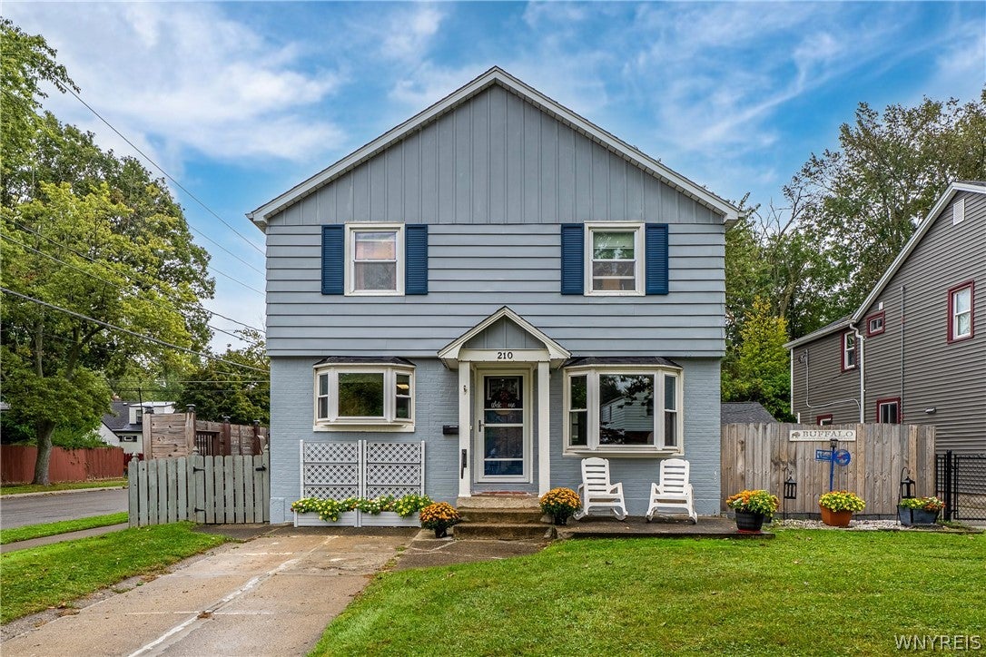 210 Hamilton Drive — photo