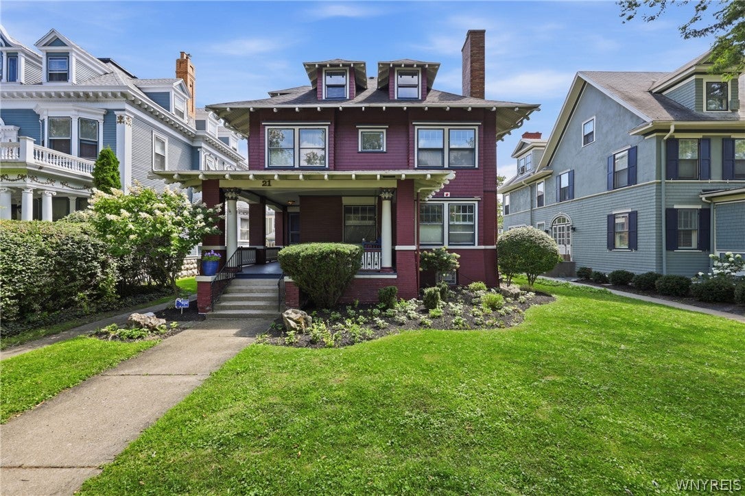 21 Colonial Circle — photo