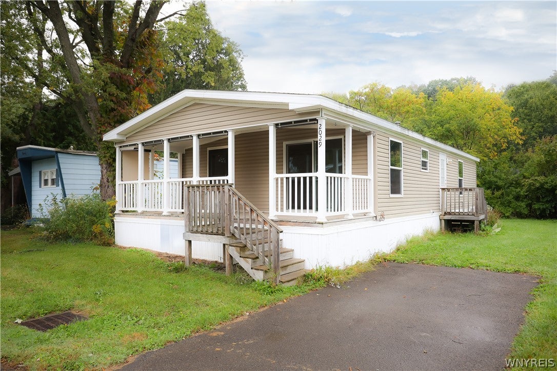 2029 Hemstreet Rd. — photo