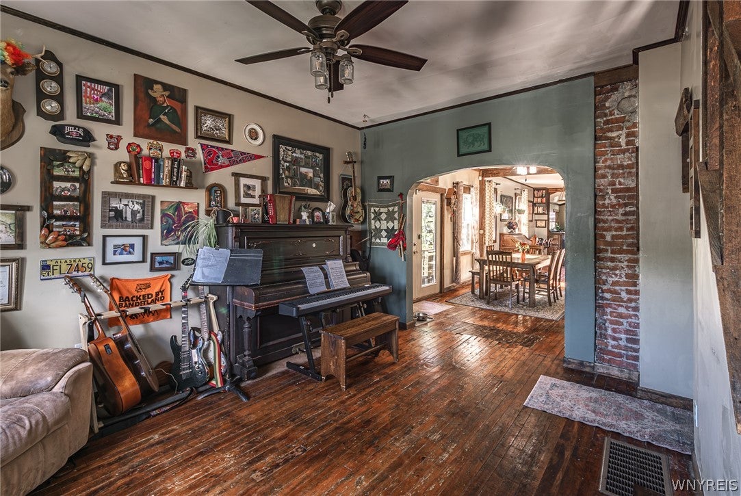 Home in Buffalo, NY 14210 — photo 3