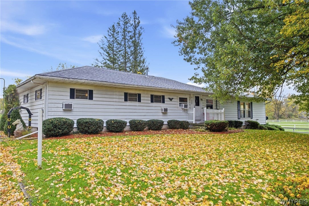 2388 Pratt Road — photo