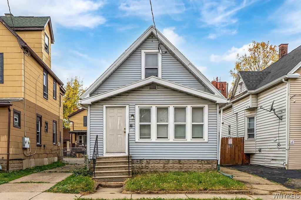 16 Deer Street — photo
