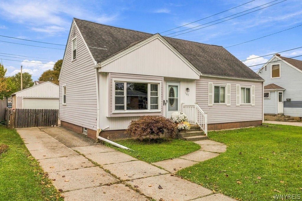 109 Norris Avenue — photo