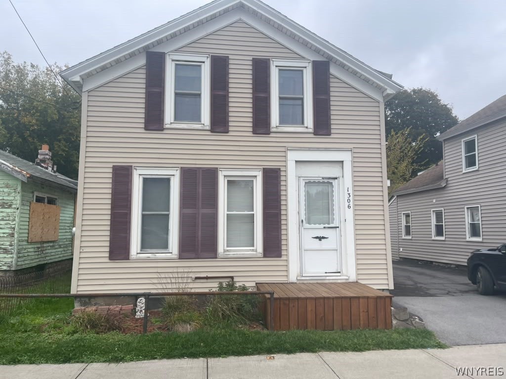 1306 Oriskany Street W — photo