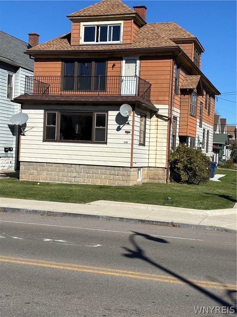 242 Abbott Road — photo