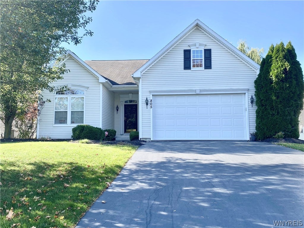 805 Surrey Hill — photo