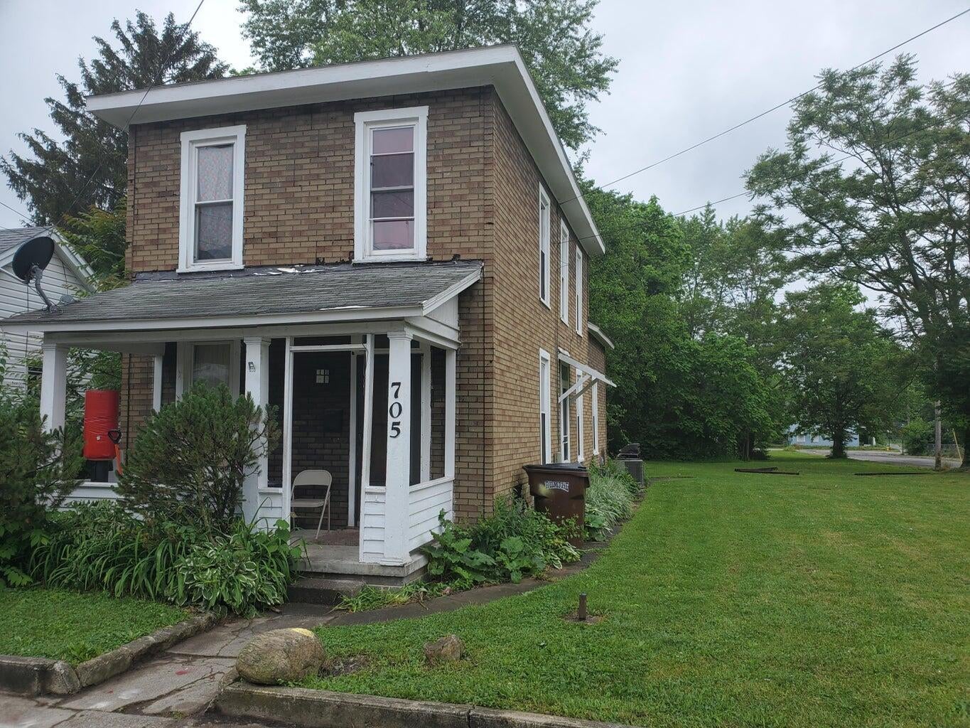 705 York Street — photo